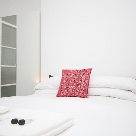 Barton Beachside - Stylish Studio Apartment, Double & Single - Central Beach & Promenade Location - Over 21'S, Family Friendly Only, Id Required Blackpool Bagian luar foto