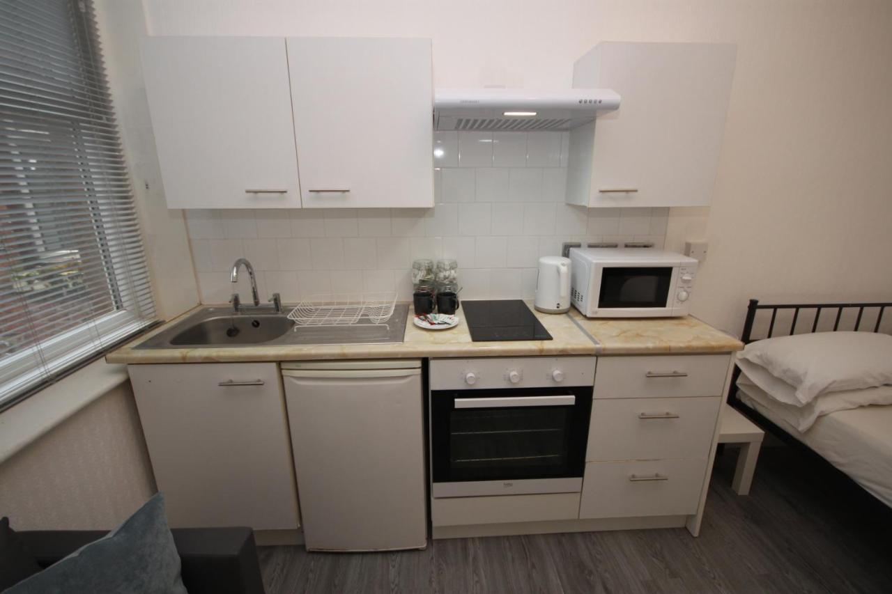Barton Beachside - Stylish Studio Apartment, Double & Single - Central Beach & Promenade Location - Over 21'S, Family Friendly Only, Id Required Blackpool Bagian luar foto