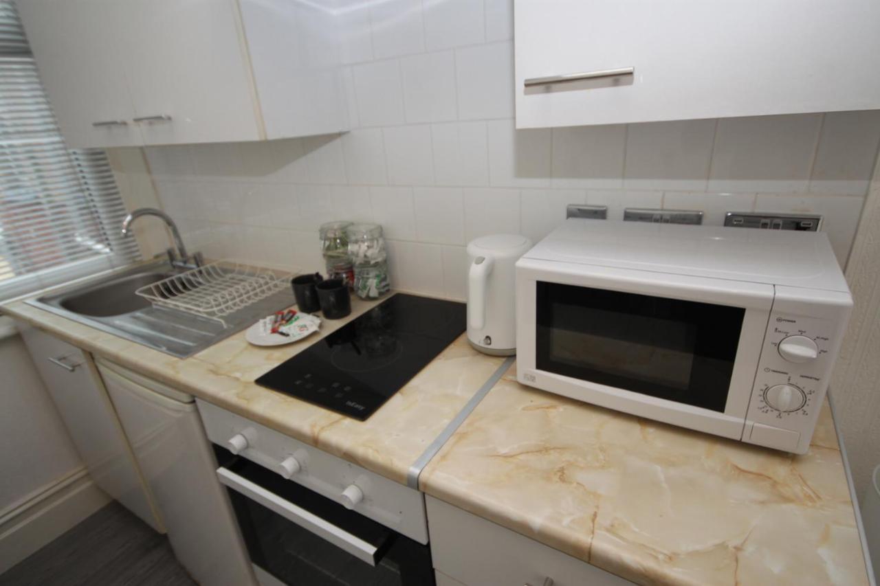 Barton Beachside - Stylish Studio Apartment, Double & Single - Central Beach & Promenade Location - Over 21'S, Family Friendly Only, Id Required Blackpool Bagian luar foto