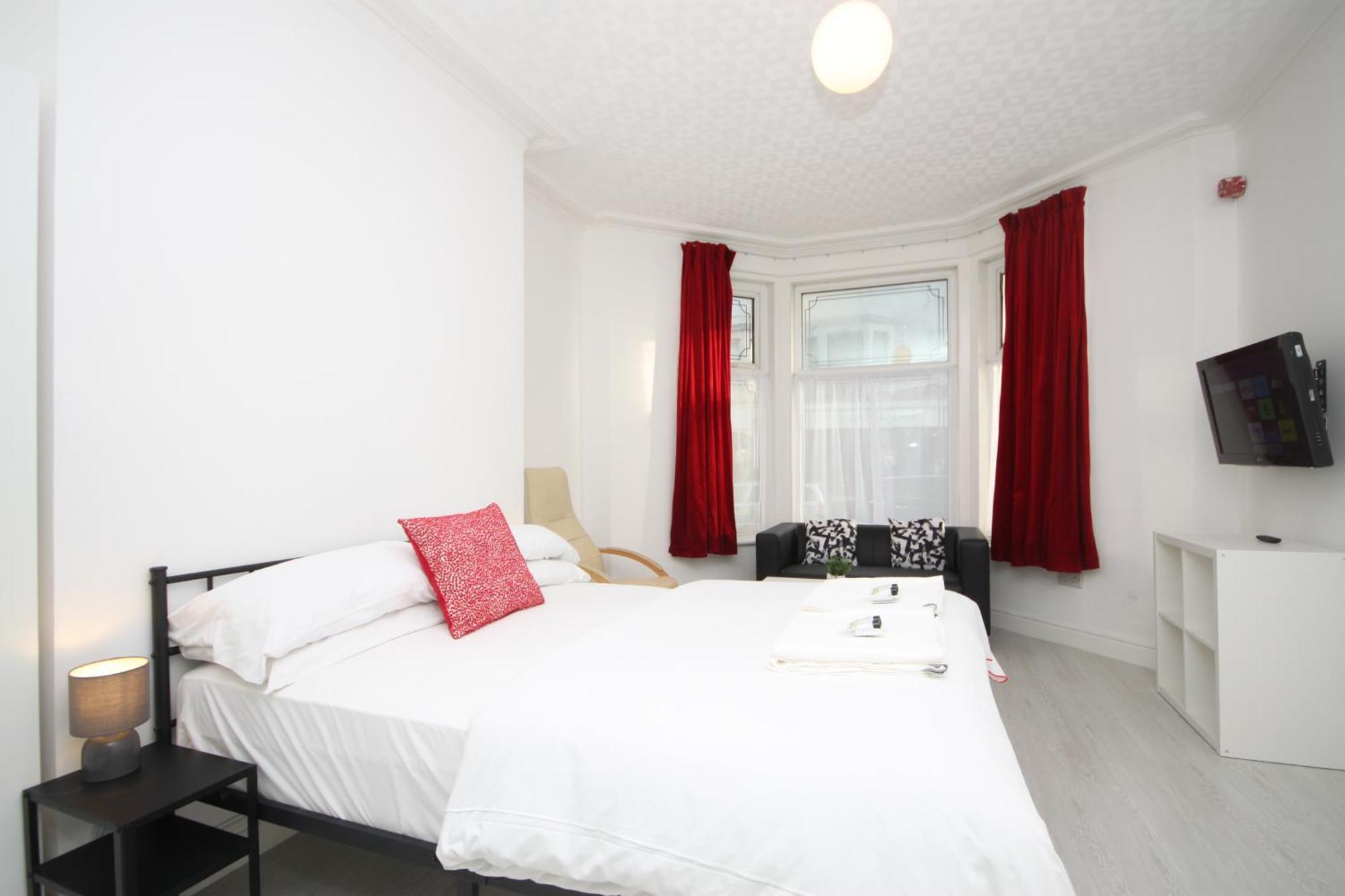 Barton Beachside - Stylish Studio Apartment, Double & Single - Central Beach & Promenade Location - Over 21'S, Family Friendly Only, Id Required Blackpool Bagian luar foto