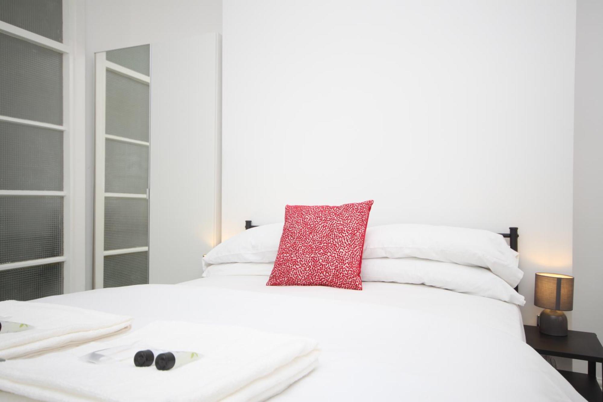 Barton Beachside - Stylish Studio Apartment, Double & Single - Central Beach & Promenade Location - Over 21'S, Family Friendly Only, Id Required Blackpool Bagian luar foto