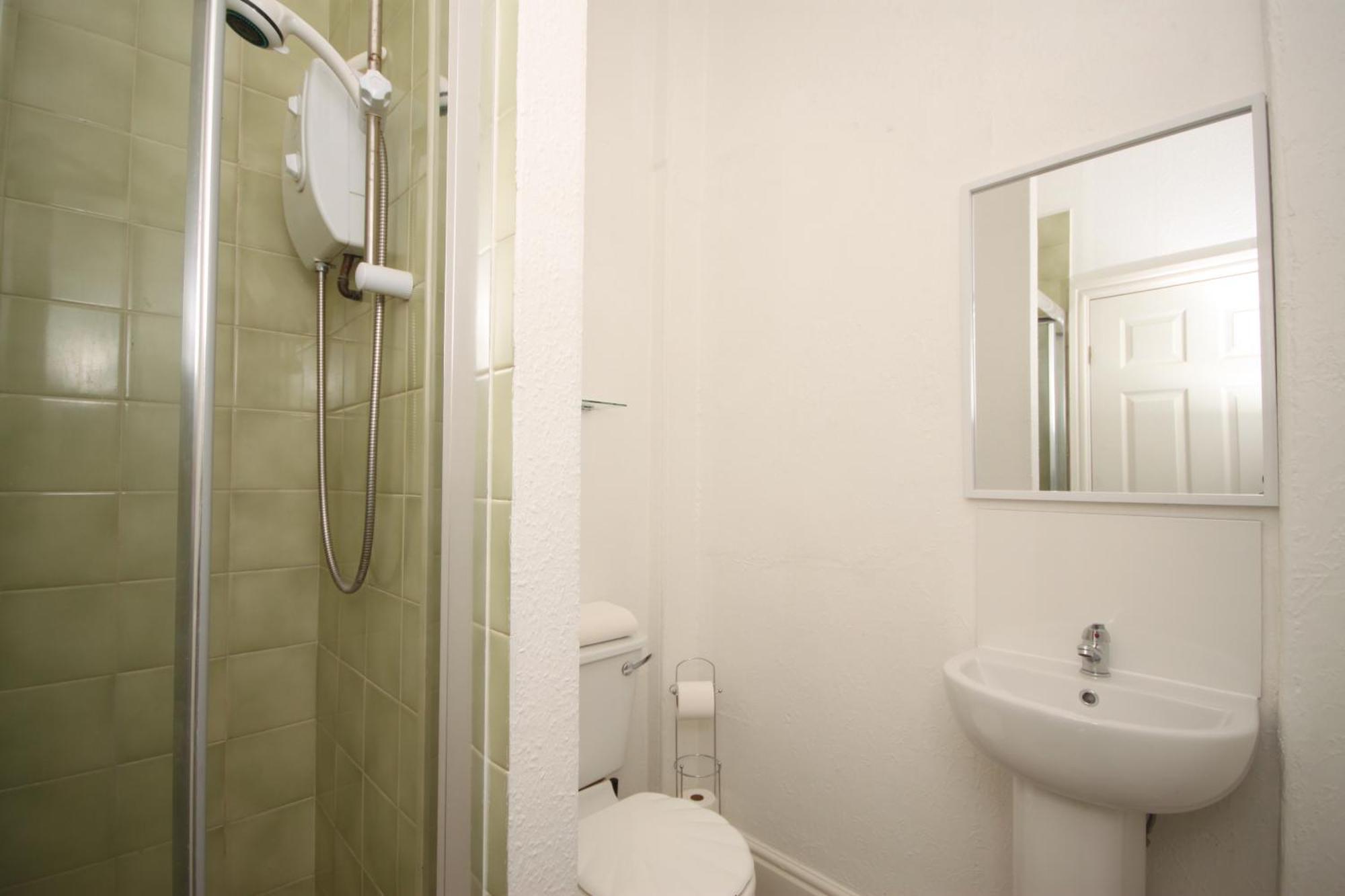Barton Beachside - Stylish Studio Apartment, Double & Single - Central Beach & Promenade Location - Over 21'S, Family Friendly Only, Id Required Blackpool Ruang foto