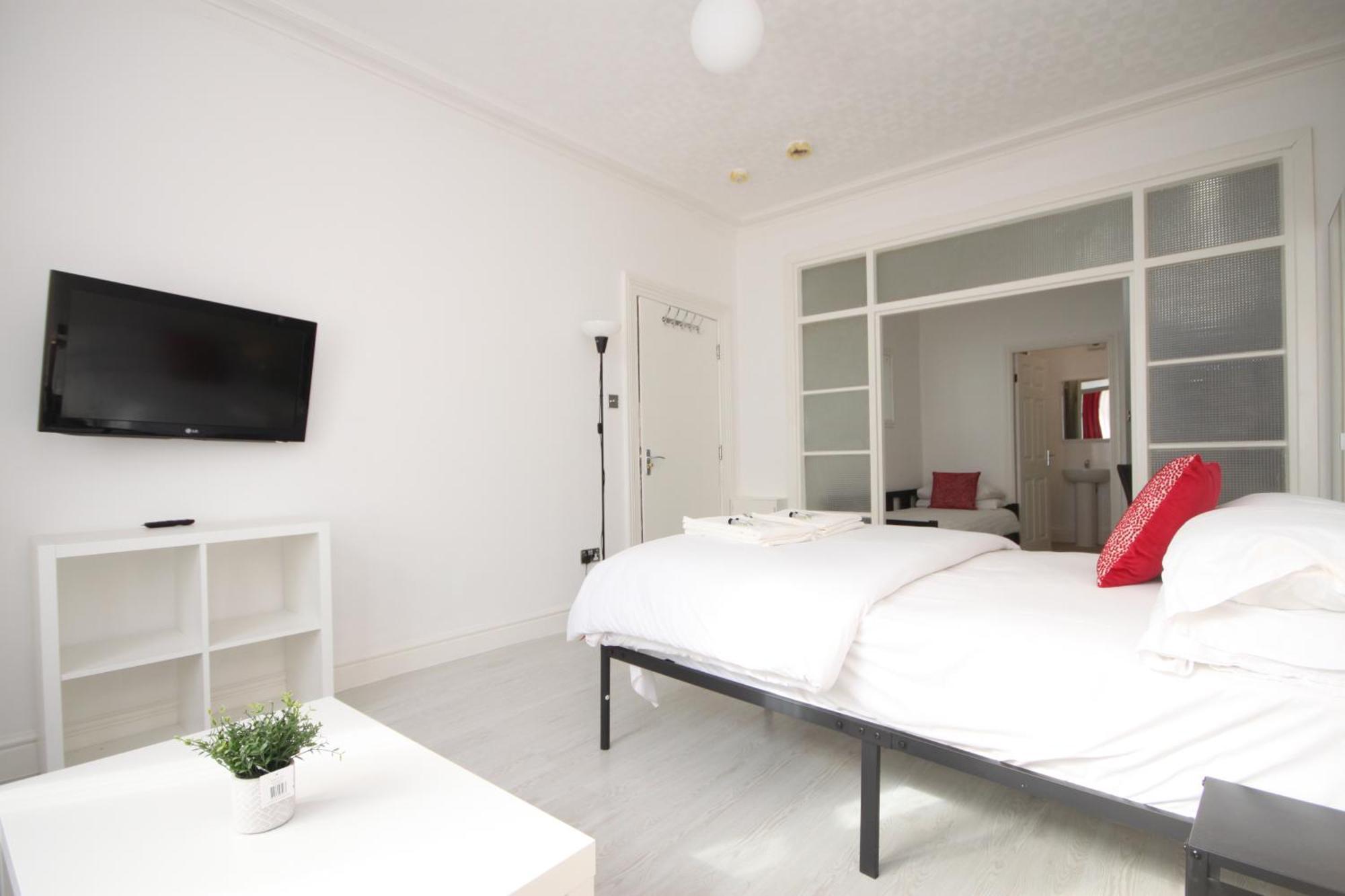 Barton Beachside - Stylish Studio Apartment, Double & Single - Central Beach & Promenade Location - Over 21'S, Family Friendly Only, Id Required Blackpool Ruang foto