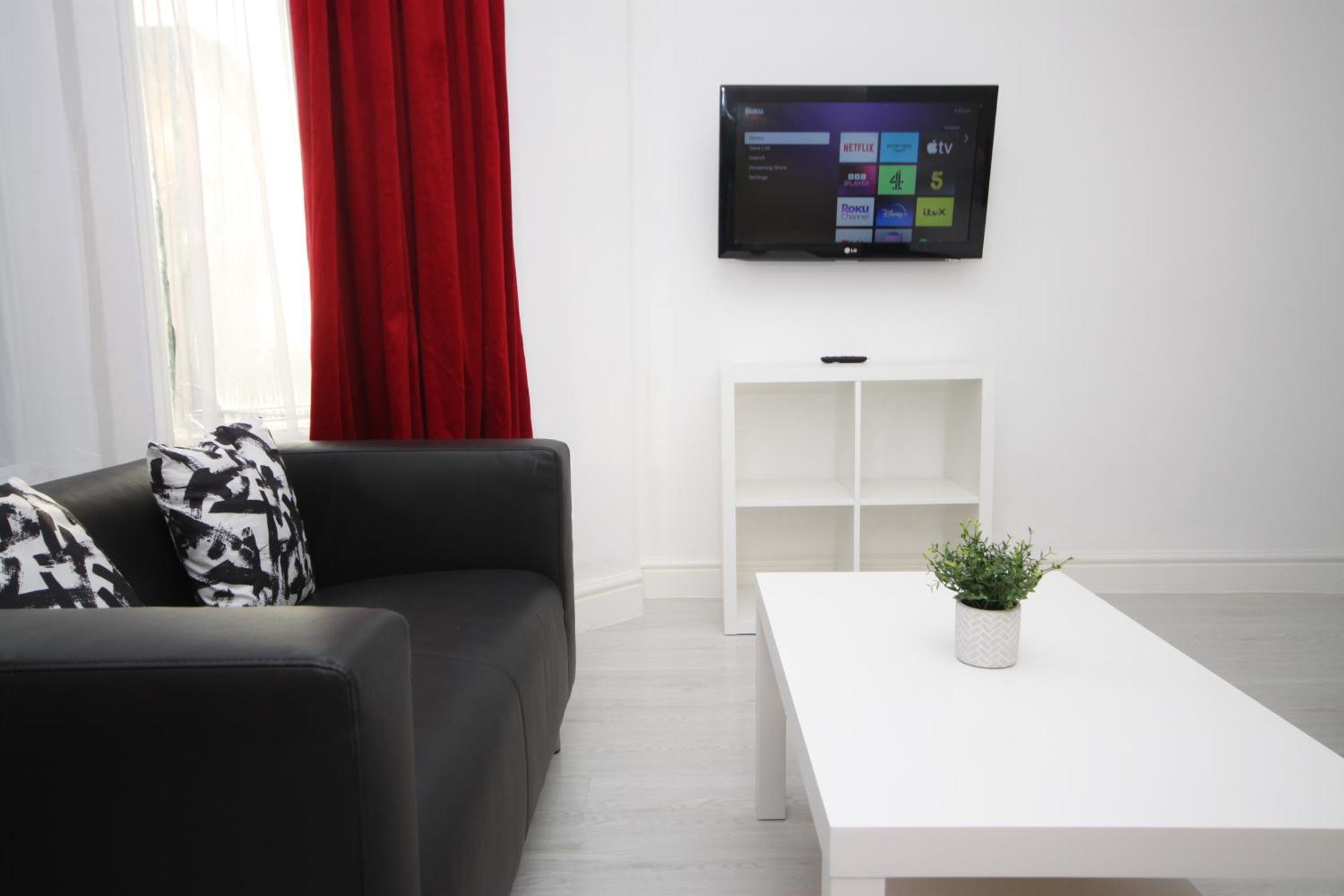 Barton Beachside - Stylish Studio Apartment, Double & Single - Central Beach & Promenade Location - Over 21'S, Family Friendly Only, Id Required Blackpool Ruang foto