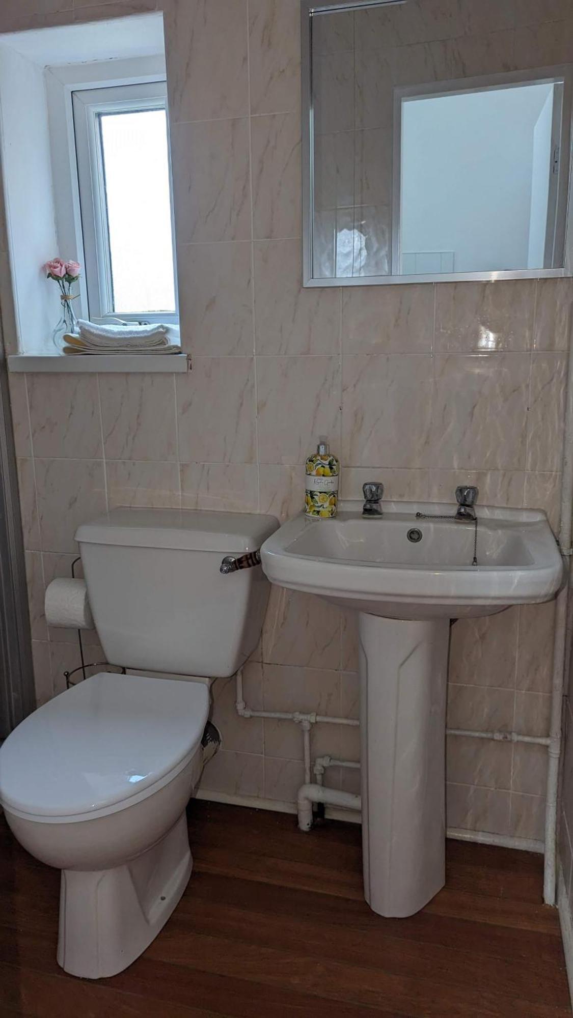Barton Beachside - Stylish Studio Apartment, Double & Single - Central Beach & Promenade Location - Over 21'S, Family Friendly Only, Id Required Blackpool Bagian luar foto