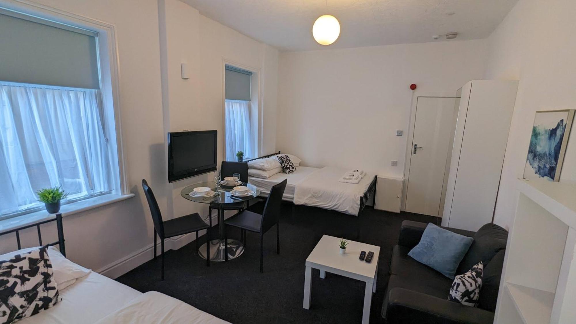 Barton Beachside - Stylish Studio Apartment, Double & Single - Central Beach & Promenade Location - Over 21'S, Family Friendly Only, Id Required Blackpool Bagian luar foto