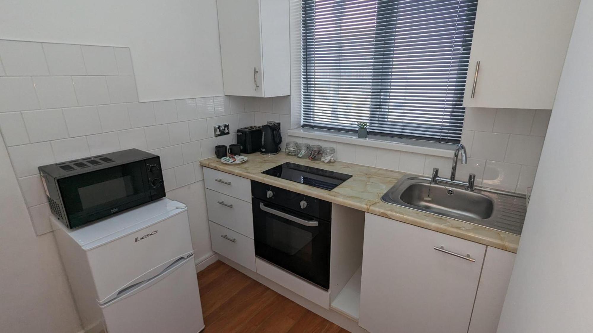 Barton Beachside - Stylish Studio Apartment, Double & Single - Central Beach & Promenade Location - Over 21'S, Family Friendly Only, Id Required Blackpool Bagian luar foto